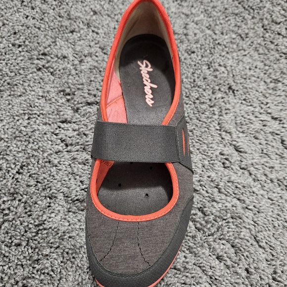 Sketchers Slip On Women's Shoes 👞 - Picture 3 of 6